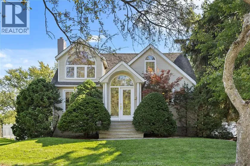 Detached at 3926 ROSELAND DRIVE West, Windsor