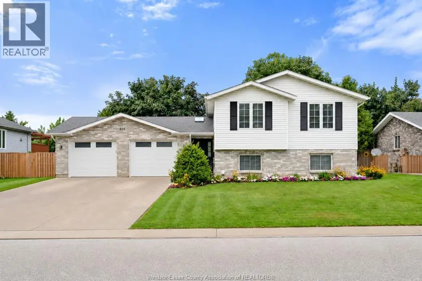 Detached at 855 LAWNDALE AVENUE, Kingsville