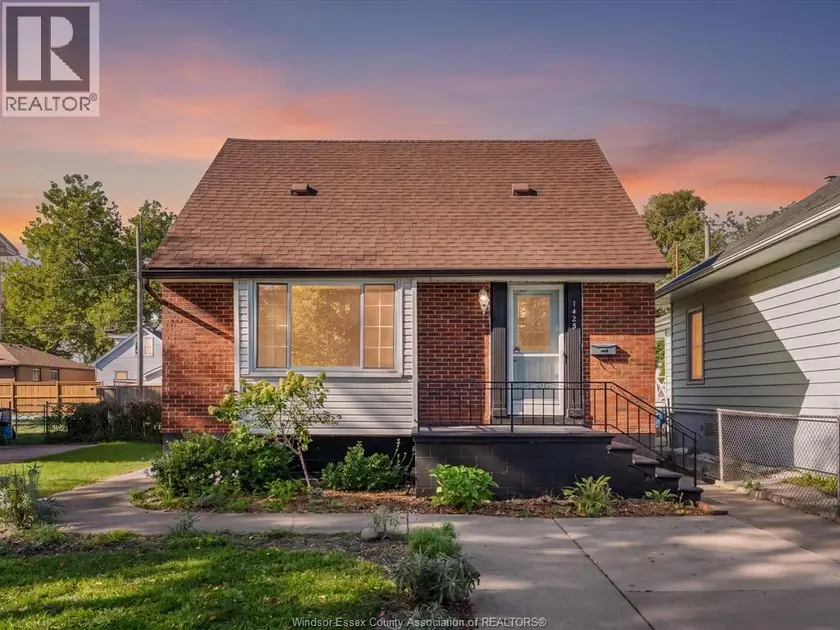 Detached at 1425 WESTCOTT, Windsor