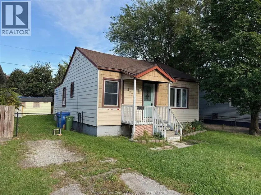 Detached at 2272 FOREST, Windsor