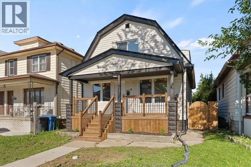 Detached at 930 Elsmere, Windsor