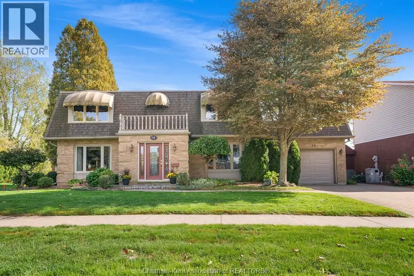 Detached at 108 Cecile AVENUE, Chatham
