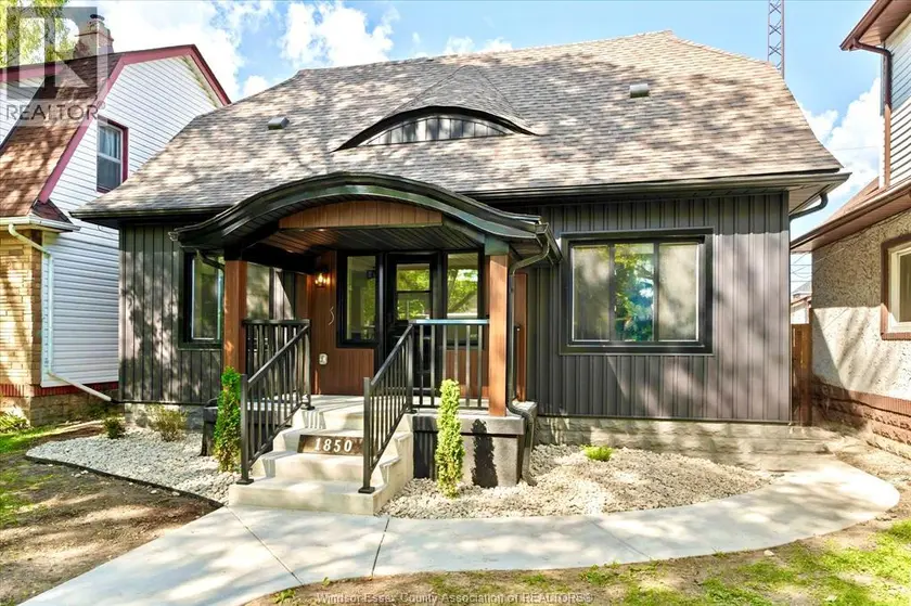 Detached at 1850 Dacotah DRIVE, Windsor