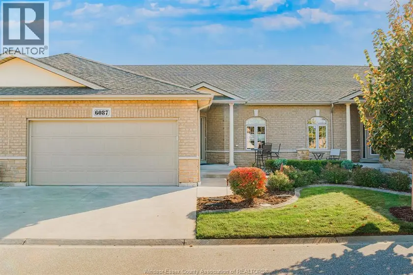 Townhouse at 6087 Laurentide, Windsor