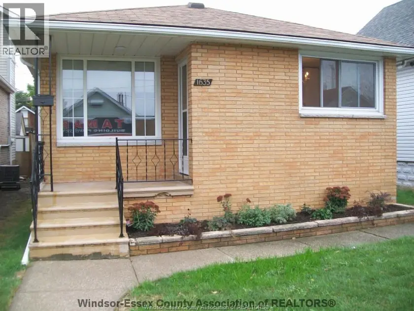 Detached at 1635 ELSMERE, Windsor
