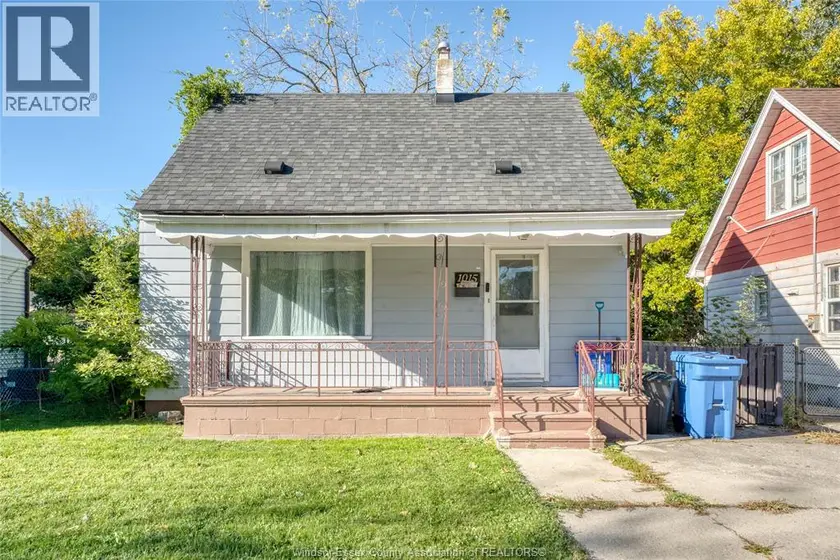 Detached at 1015 PARTINGTON AVENUE, Windsor