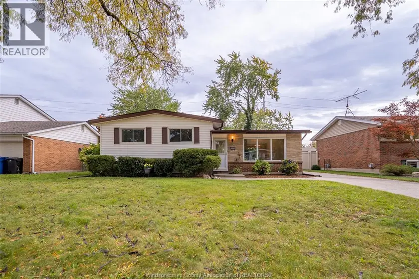 Detached at 4369 ASHFIELD CRESCENT, Windsor