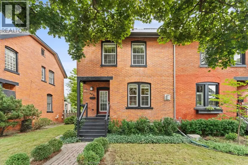Townhouse at 786 Monmouth, Windsor