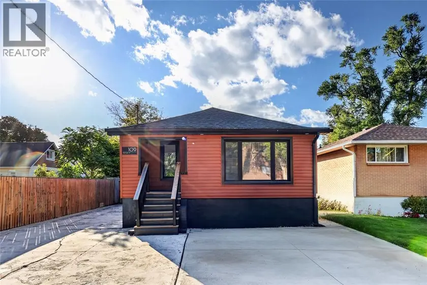 Detached at 109 Sutton STREET, Sarnia