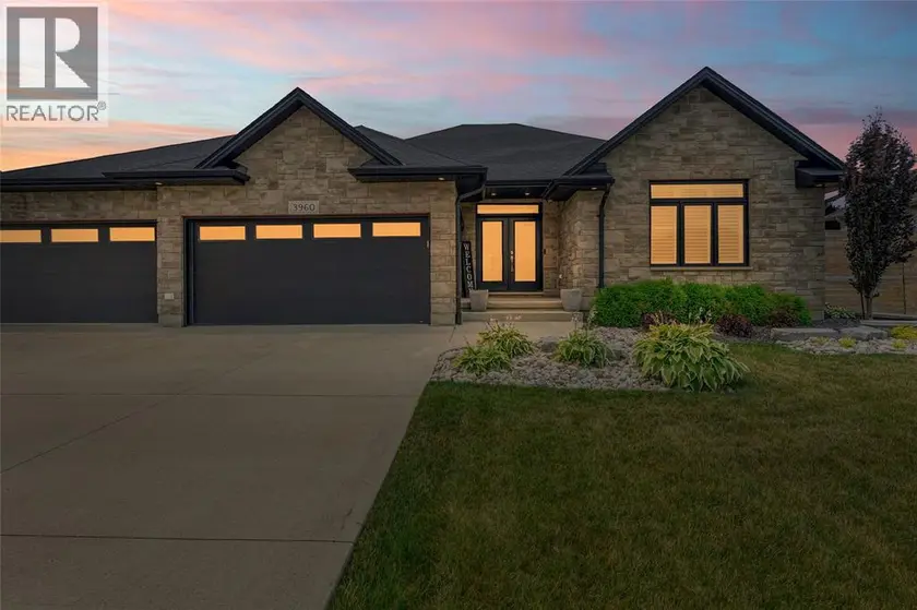 Detached at 3960 CULLEN DRIVE, Plympton-Wyoming