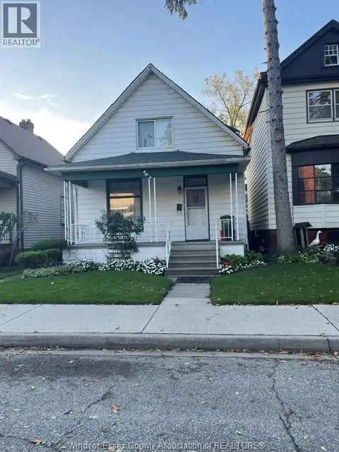 Detached at 455 VERA PLACE, Windsor