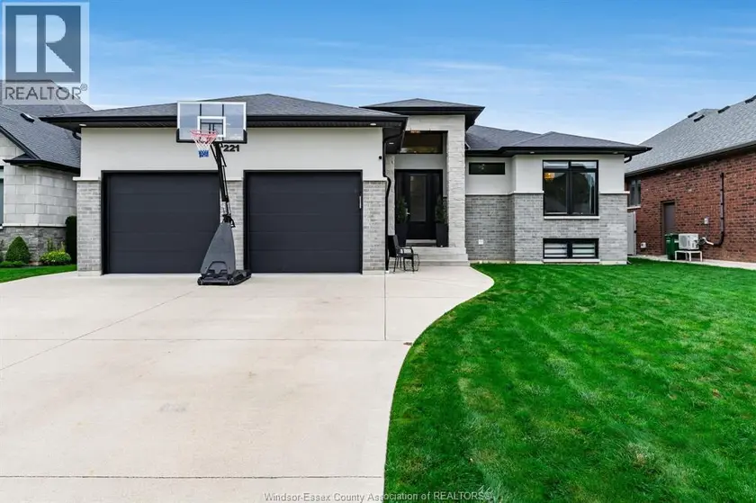 Detached at 221 Bernath STREET, Kingsville