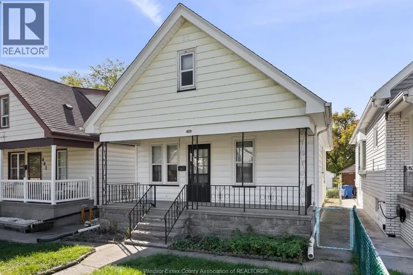 Detached at 455 CURRY, Windsor