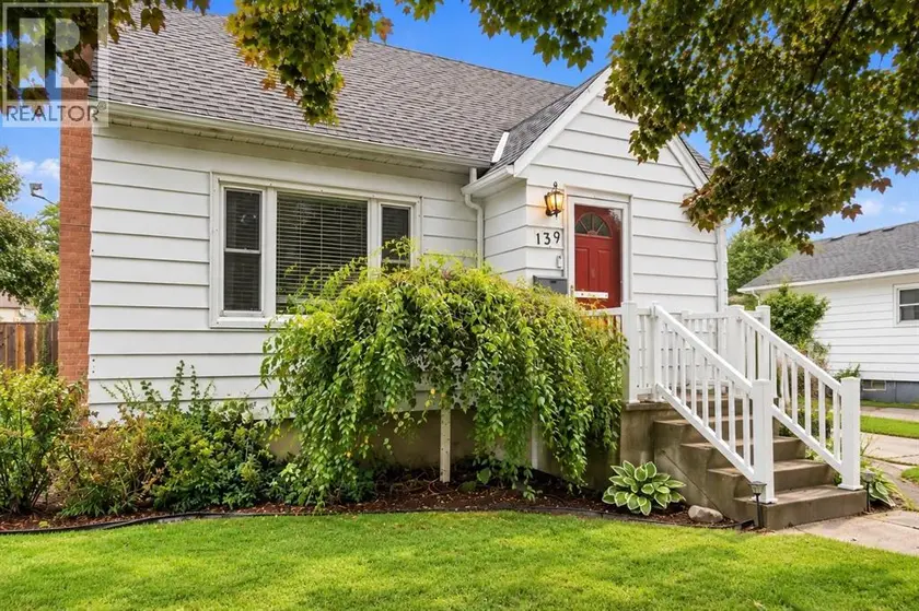 Detached at 139 Gordon STREET, Sarnia