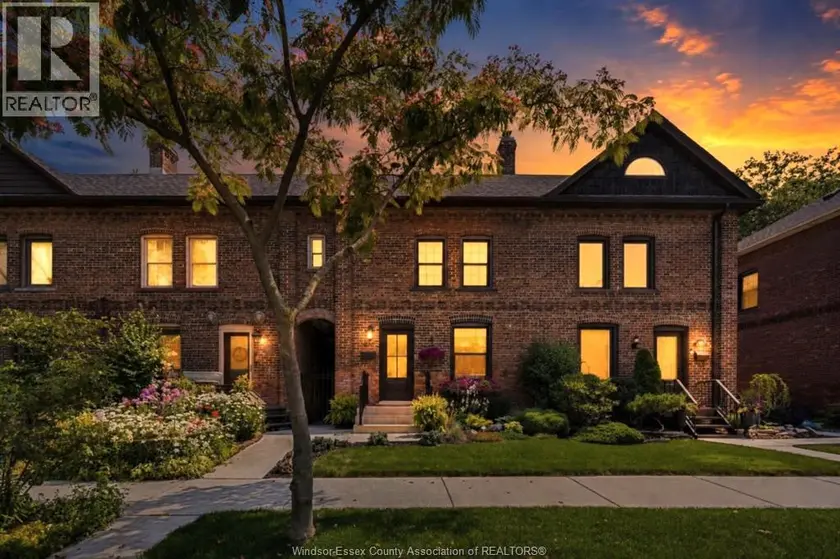 Townhouse at 864 Monmouth ROAD, Windsor