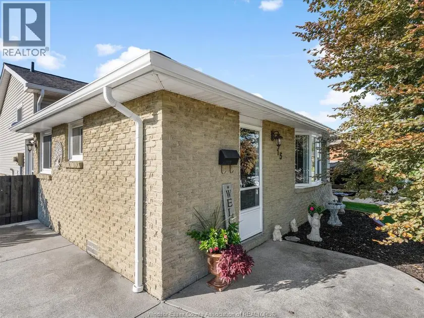 Detached at 15 Ventnor AVENUE, Amherstburg