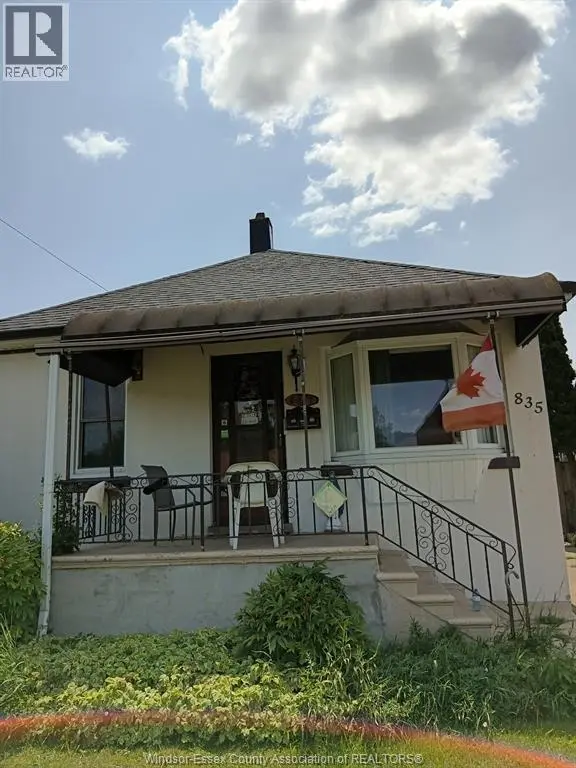 Detached at 835 STANLEY, Windsor