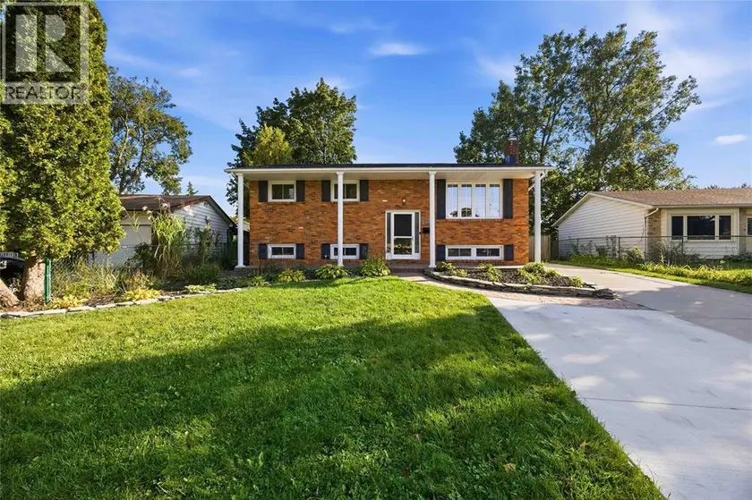 Detached at 409 HUXLEY AVENUE, Sarnia