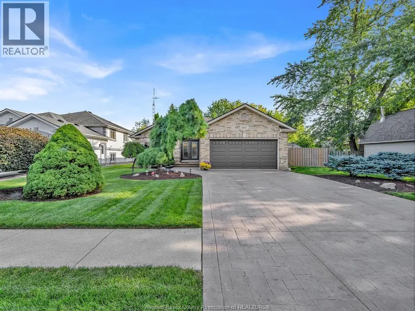 Detached at 11647 DILLON, Windsor