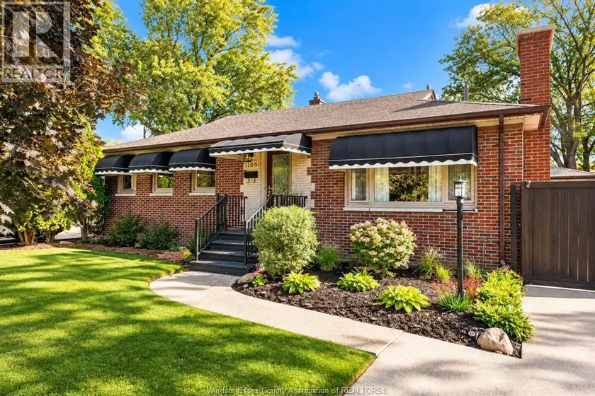 Detached at 1166 VIRGINIA AVENUE, Windsor