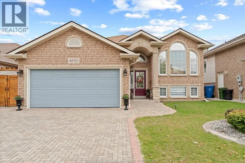 Detached at 4650 UNICORN AVENUE, Windsor