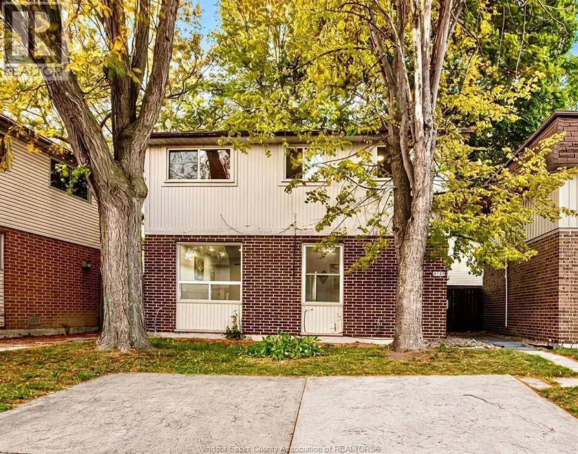 Detached at 9370 AIRE COURT, Windsor