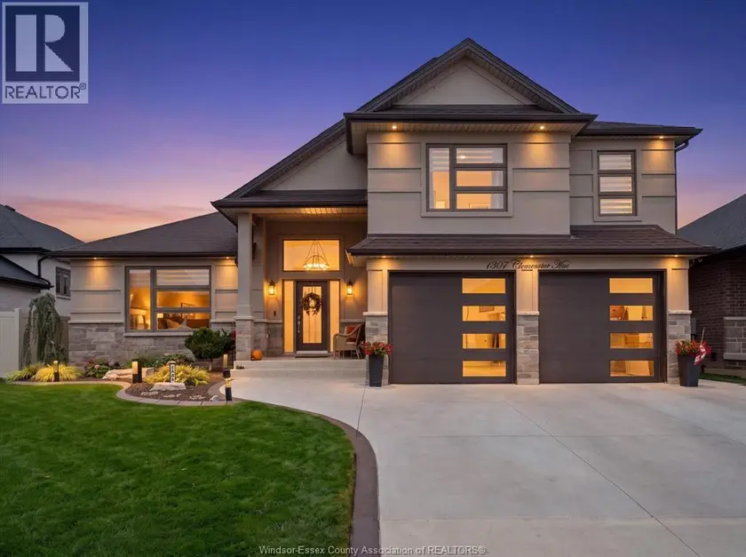 Detached at 1307 CLEARWATER, Windsor