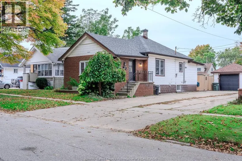 Detached at 19 ONTARIO STREET, Leamington