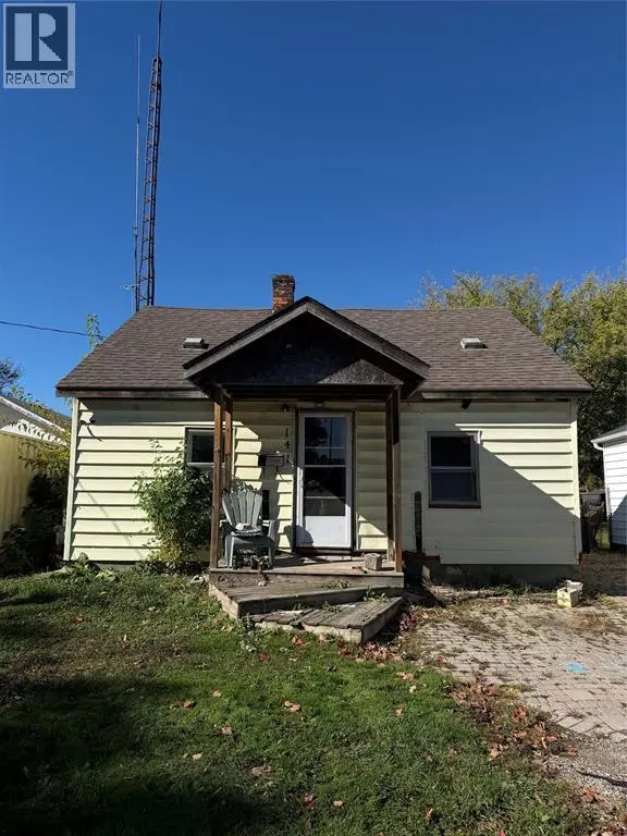 Detached at 141 WHITMORE AVENUE, Sarnia