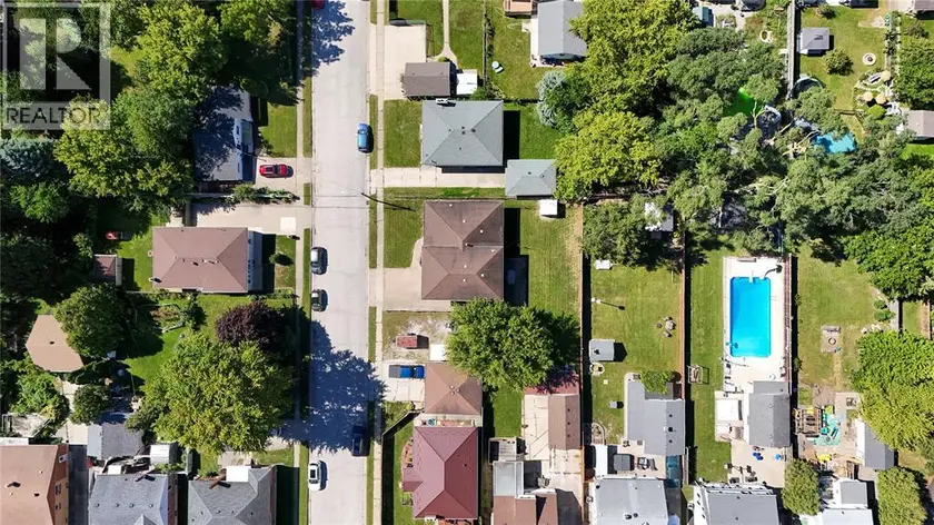 Detached at 4076 FLORENCE AVENUE, Petrolia