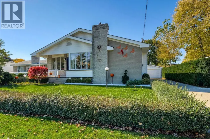 Detached at 997 HOLLANDS AVENUE, Sarnia