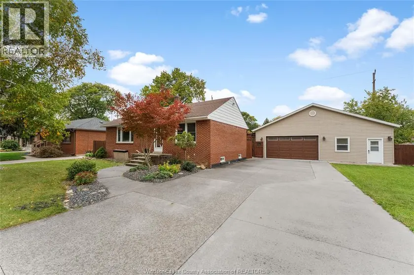 Detached at 2505 Virginia Park AVENUE, Windsor