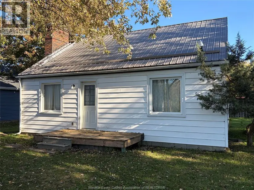 Detached at 6104 MALDEN ROAD, Tecumseh