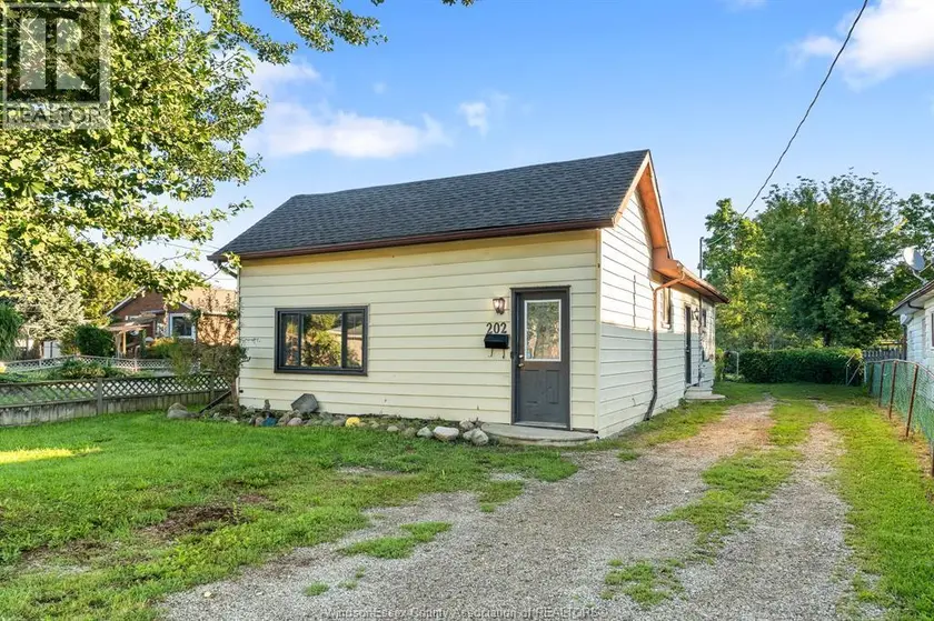 Detached at 202 SANDYS STREET, Chatham