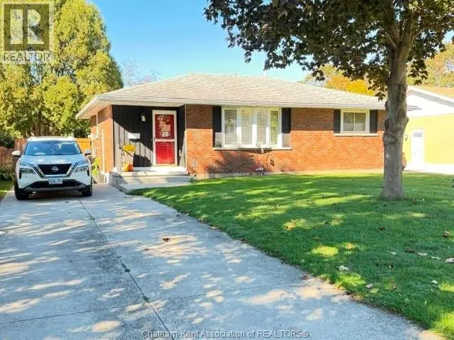 Detached at 35 Sudbury DRIVE, Chatham