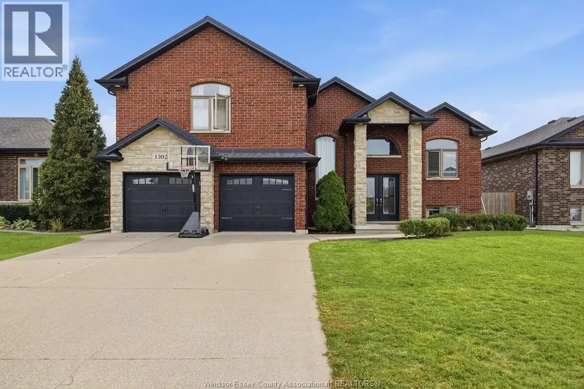 Detached at 1302 DEER RUN TRAIL, Lakeshore