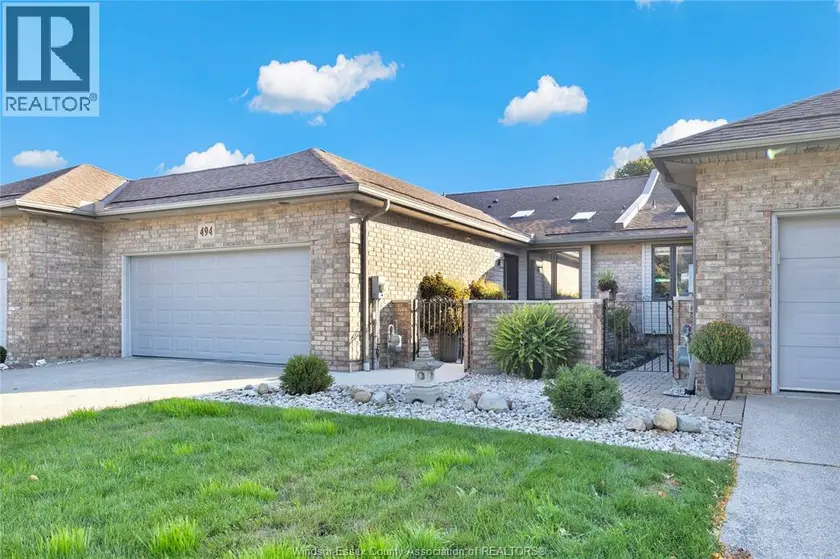 Townhouse at 494 MARTINIQUE AVENUE, Windsor