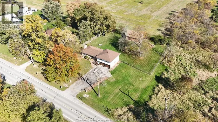 Detached at 2434 COUNTY RD 27, Lakeshore