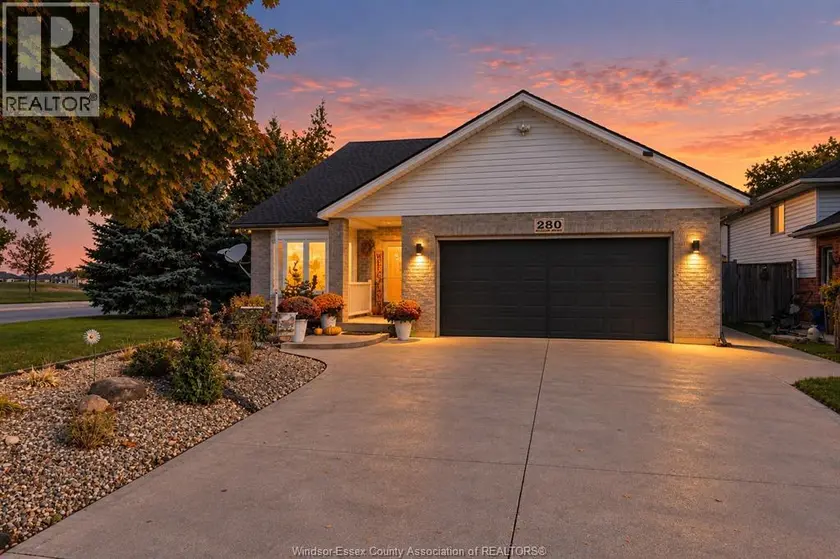 Detached at 280 McLellan, Amherstburg