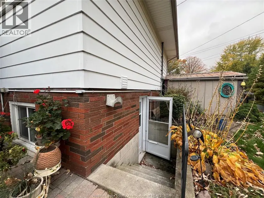 Detached at 1880 LIBERTY Unit# LOWER, Windsor