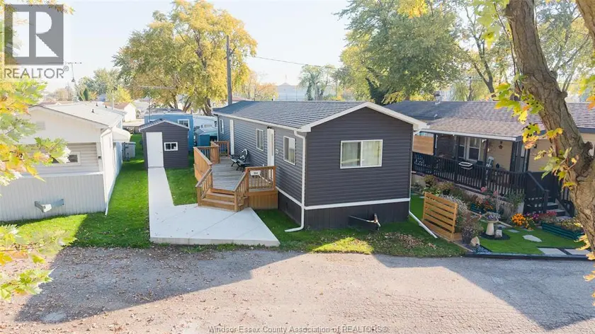 Detached at 304 POMPANO AVENUE, Windsor