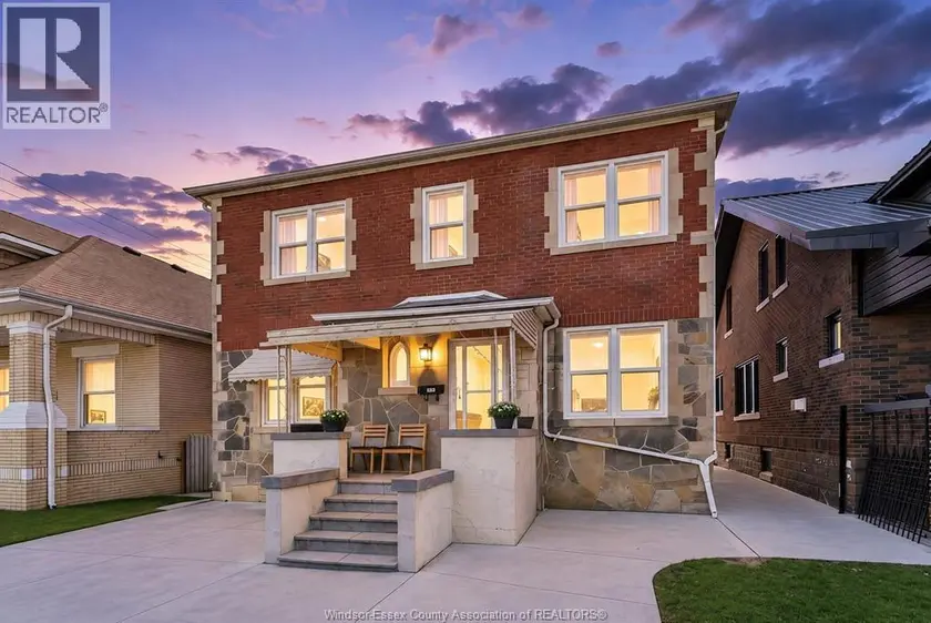 Detached at 975 PARENT, Windsor