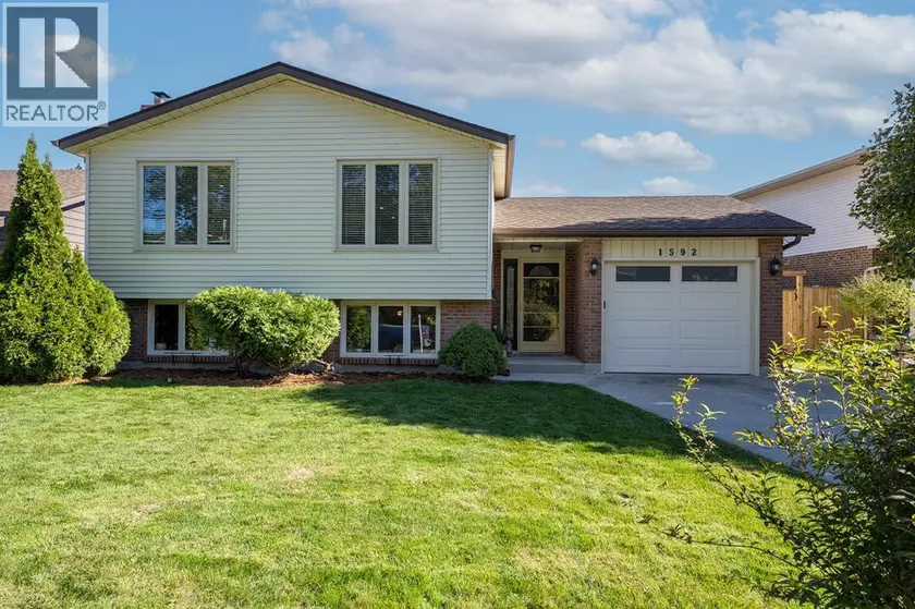 Detached at 1592 COVENTRY COURT, Sarnia