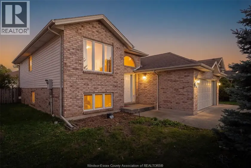 Detached at 2314 ST CLAIR AVENUE, Windsor