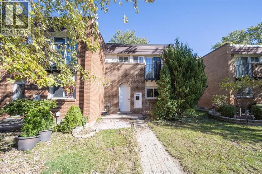 Townhouse at 1858 E GATE ESTATES Unit# 119, Windsor