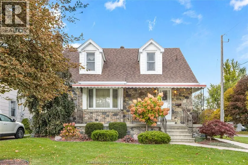 Detached at 115 PRINCE ARTHUR AVENUE, Chatham