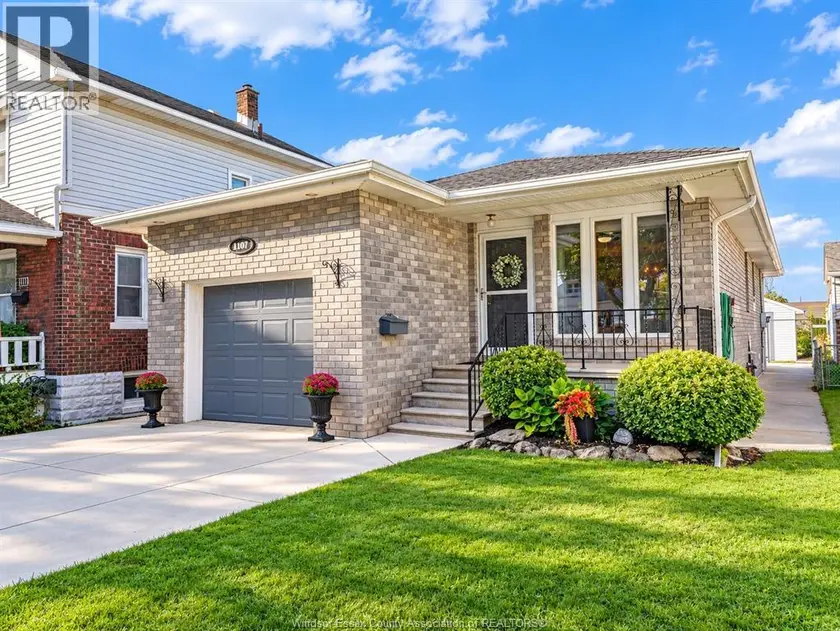 Detached at 1107 Janette, Windsor