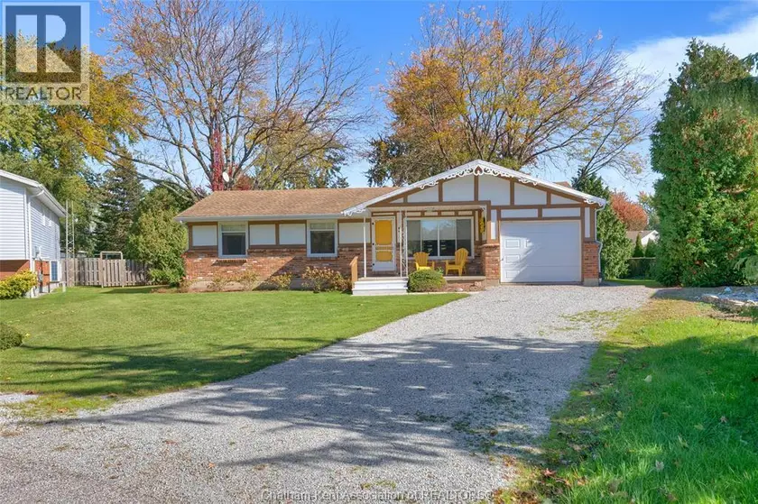 Detached at 5 ROYAL CRESCENT, Chatham-Kent
