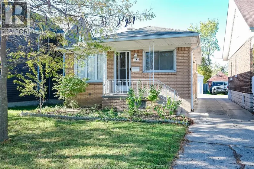 Detached at 1647 BENJAMIN, Windsor