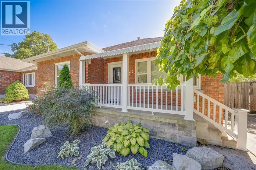 Detached at 150 PRINCE ARTHUR AVENUE, Chatham